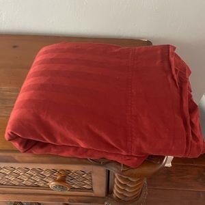 King size burgundy sheets nice and soft